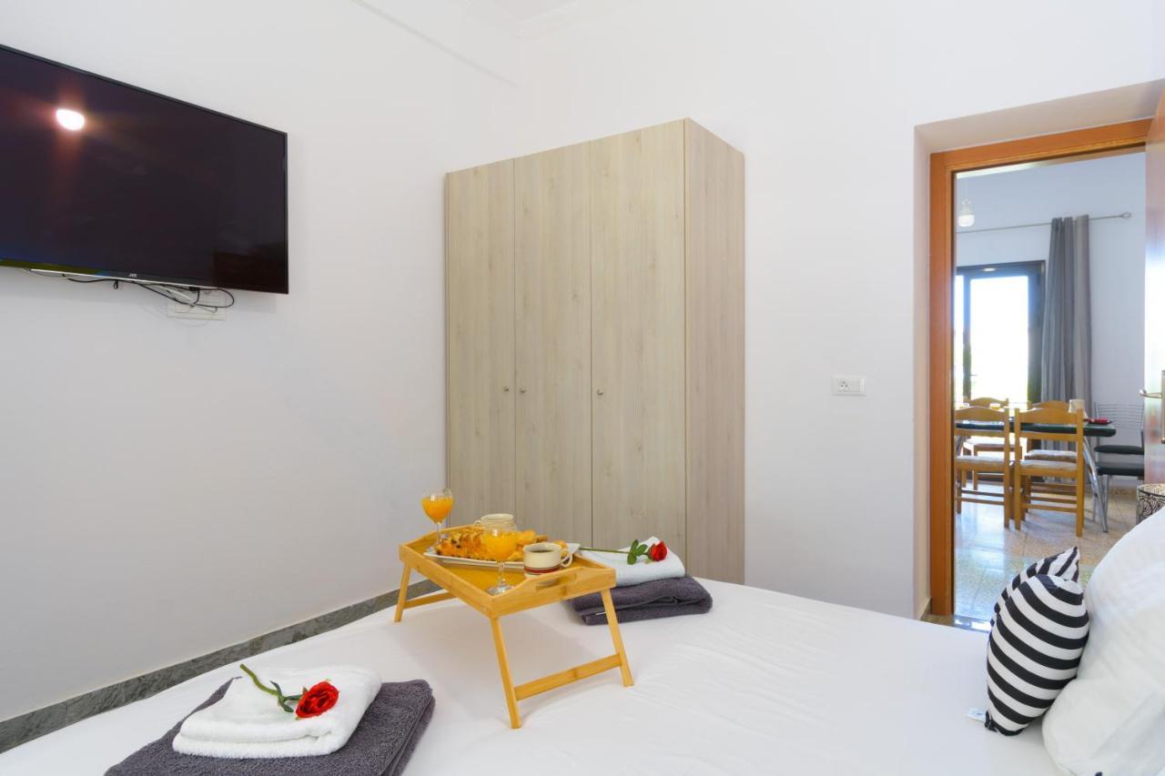 House For Families Near The Lake Agios Nikolaos  Bagian luar foto