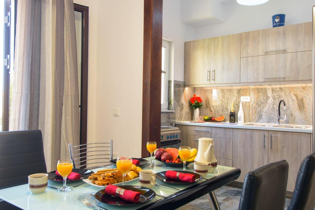 House For Families Near The Lake Agios Nikolaos  Bagian luar foto